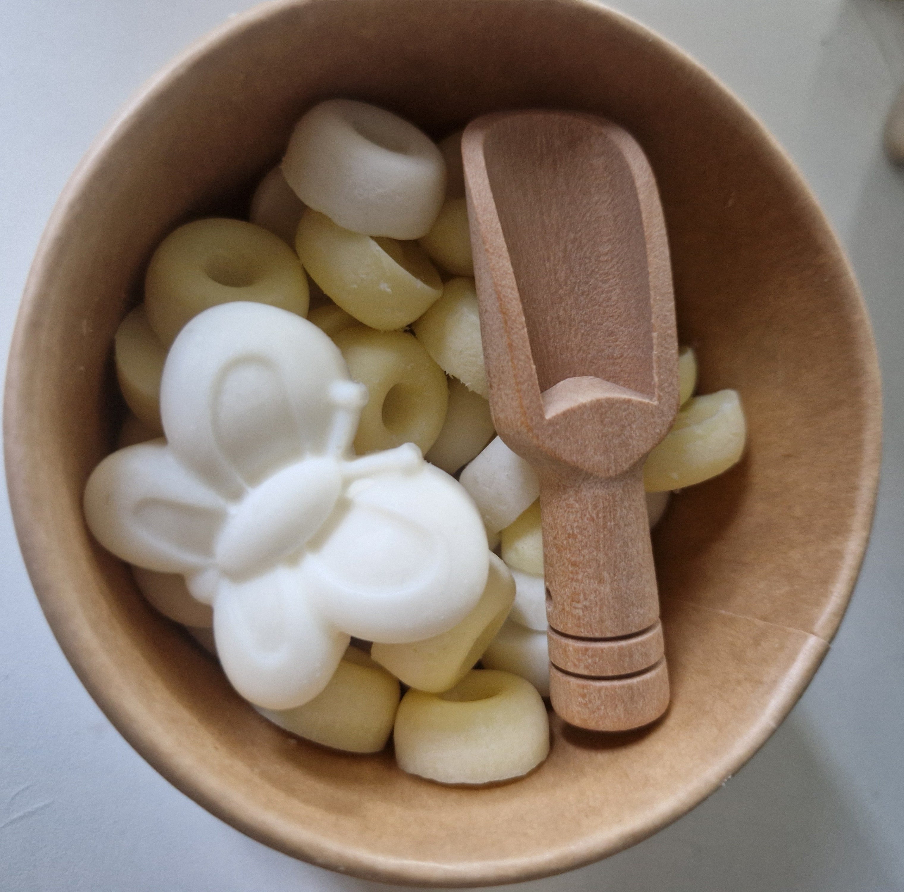 Lemon scoopies with scoop