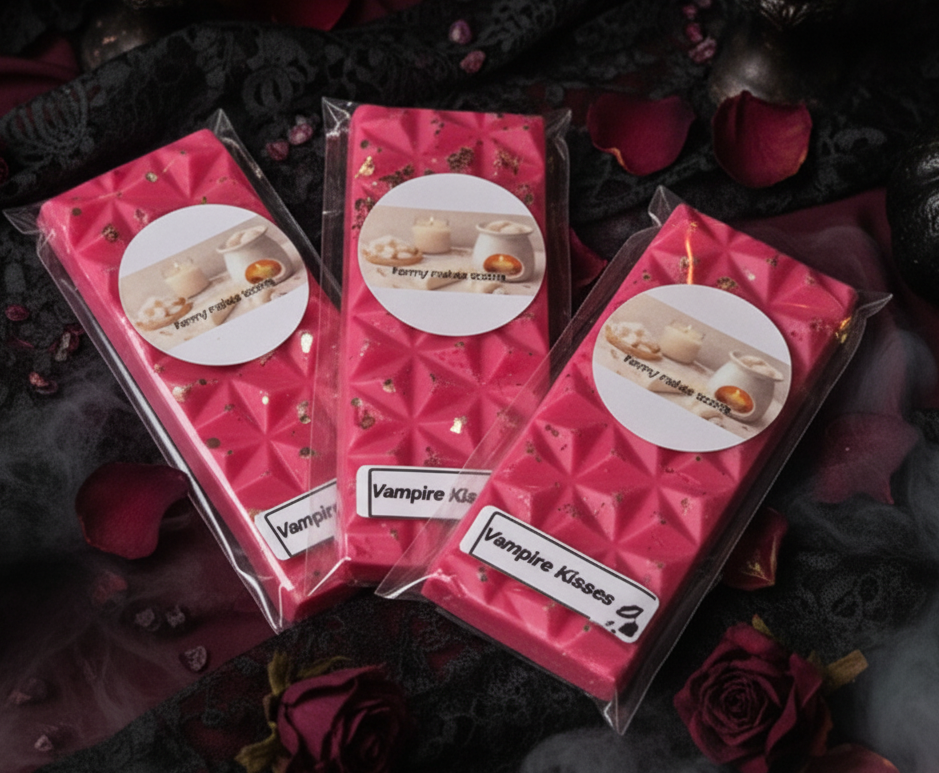 Vampire Kisses Snap Bar