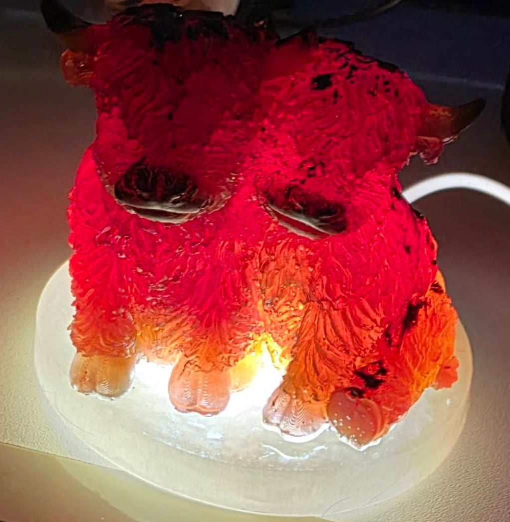 Snuggling usb Highland cows  lamp