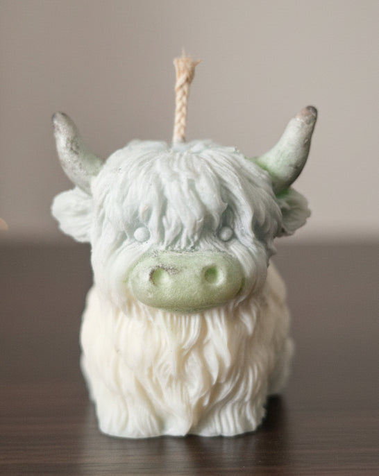 Highland cow candle - Baby Powder