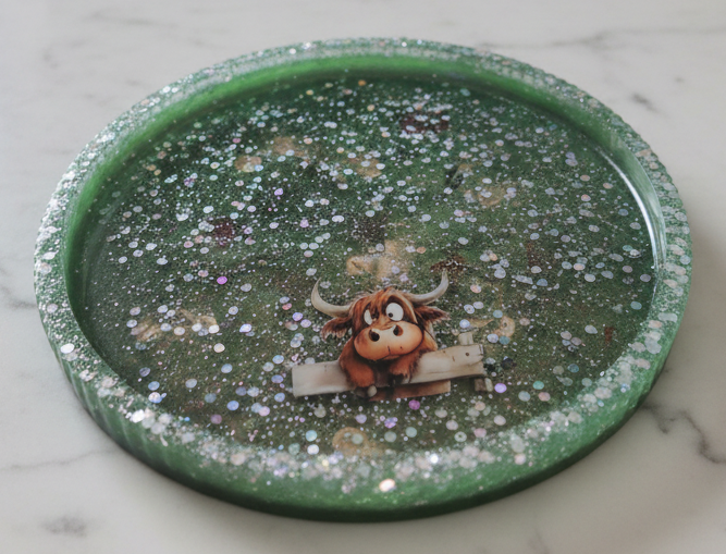 Large round ribbed tray