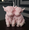 Snuggling Highland cow candle - Bum Bum Cream